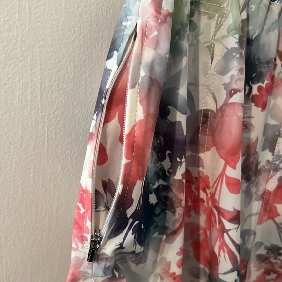 Athleta Savannah skirt, lumen floral cream, size small - Picture 5 of 9